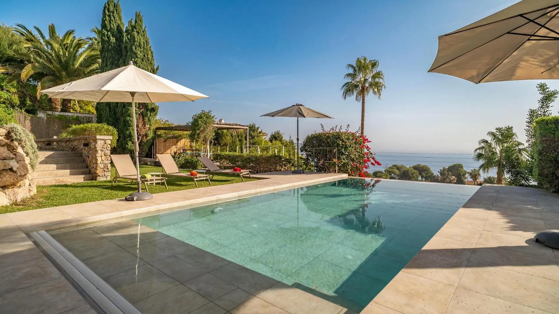 Amazing Home In La Herradura - Almunec With Heated Swimming Pool